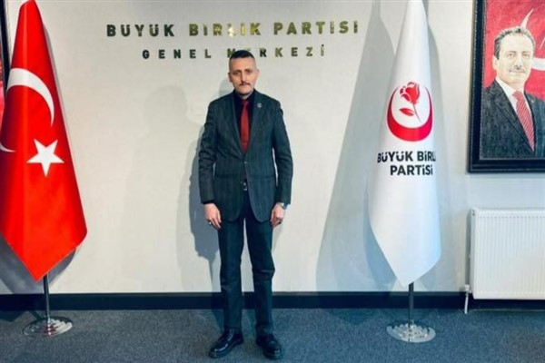 BBP Orhaneli İlçe Başkanı Salar’dan Kitap Okuma Projesi’ne destek BBP Orhaneli İlçe Başkanı Salar’dan Kitap Okuma Projesi’ne destek