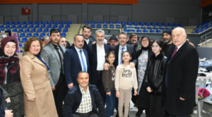 Başkan Genç, Beşikdüzü’nde vatandaşlarla iftarda buluştu