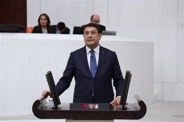 Şahin: Milletin aklıyla dalga geçmeyi ve kul hakkına girmeyi bırakın Şahin: Milletin aklıyla dalga geçmeyi ve kul hakkına girmeyi bırakın