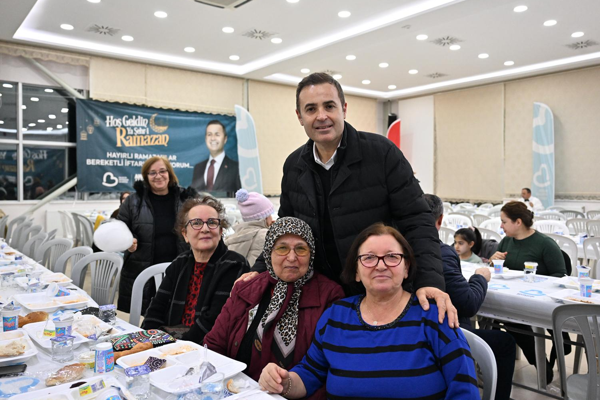 Başkan Akın, Kepsutlularla iftar yaptı Başkan Akın, Kepsutlularla iftar yaptı