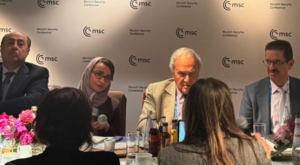 El Hater, “Körfez’de Gerilimi Azaltma ve Güvenliği Artırma” paneline katıldı