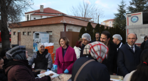 Ünlüce: İftarlarımızı Seyitgazi’de başlatmak bizim için ayrı mutluluk Ünlüce: İftarlarımızı Seyitgazi’de başlatmak bizim için ayrı mutluluk