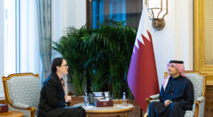 Al-Thani, Arnavutluk Ekonomi ve İnovasyon Bakanı Ibrahimaj ile görüştü