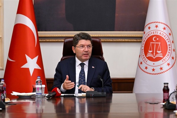 Tunç: Tekrar suç işlemesinin önüne geçiyor ve onları topluma kazandırıyoruz