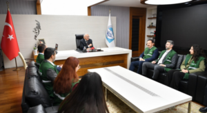 Büyükkılıç, Yeşilay Kayseri Şubesi’nin yeni yönetimiyle görüştü