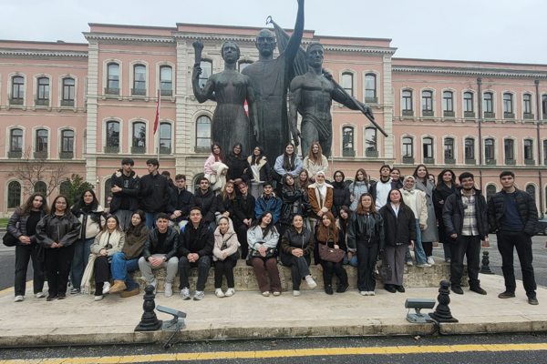 Maltepeli üniversite adaylarından İstanbul Üniversitesi’ne ziyaret Maltepeli üniversite adaylarından İstanbul Üniversitesi’ne ziyaret
