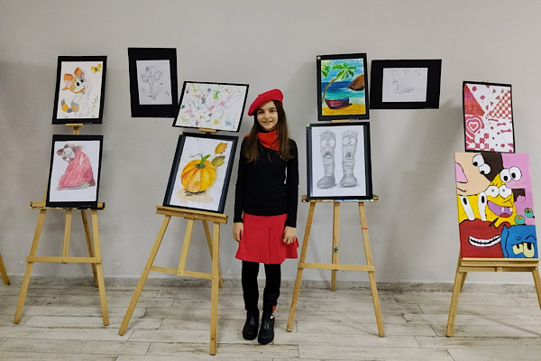 Nil Karagöl’ün ilk kişisel resim sergisi sanatseverlerle buluştu