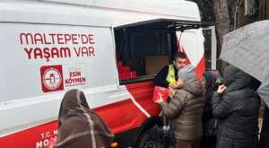 Maltepe Belediyesi’nden kandil simidi ikramı