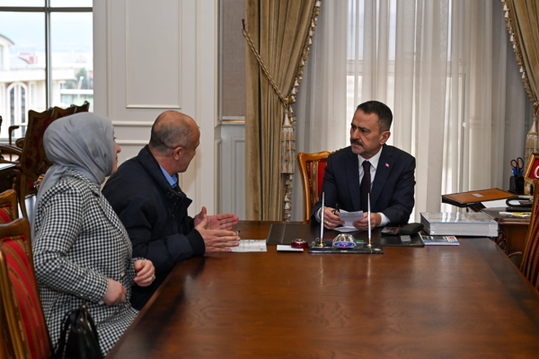 Kocaeli Valisi Aktaş, vatandaşlarla bir araya geldi Kocaeli Valisi Aktaş, vatandaşlarla bir araya geldi