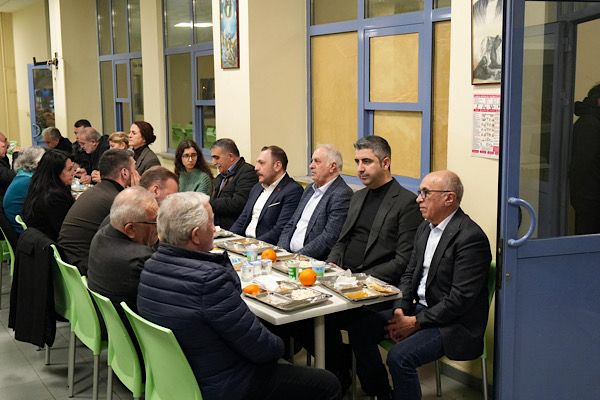 Kartal Cemevi’nde Hızır Orucu lokması paylaşıldı Kartal Cemevi’nde Hızır Orucu lokması paylaşıldı