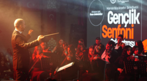 Manisa’da Gençlik Senfoni Orkestrası ilk konserini verdi