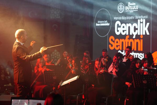 Manisa’da Gençlik Senfoni Orkestrası ilk konserini verdi