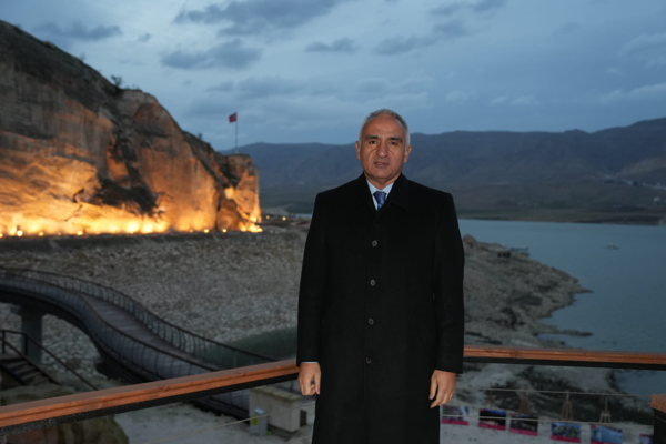 Bakan Ersoy, Hasankeyf ve Sason’da sahaya indi Bakan Ersoy, Hasankeyf ve Sason’da sahaya indi