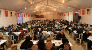 Maltepe’de vatandaşlar, iftar çadırında buluştu