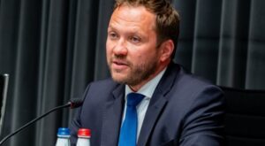 Tsahkna: Estonya zaten kendi payına düşeni yapıyor