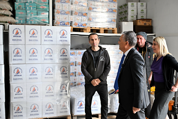 Muratpaşa’dan Ramazan’da gıda ve yemek desteği Muratpaşa’dan Ramazan’da gıda ve yemek desteği