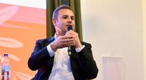 Akın: Ramazanda 400 bin hemşehrimle aynı sofradayız Akın: Ramazanda 400 bin hemşehrimle aynı sofradayız