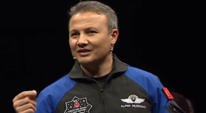 Alper Gezeravcı, şehit çocuklarıyla bir araya geldi