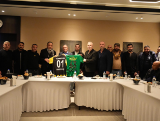 Şanlıurfaspor ve Adana 01 FK yönetimleri iftarda buluştu Şanlıurfaspor ve Adana 01 FK yönetimleri iftarda buluştu