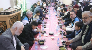 Yermük’te iftar sofraları kuruldu Yermük’te iftar sofraları kuruldu