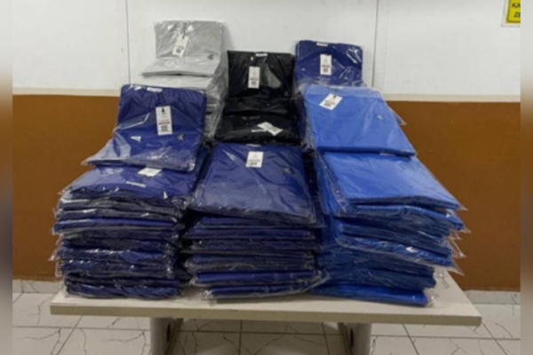 Kocaeli’nde bin 250 sahte giyim malzemesi ele geçirildi Kocaeli’nde bin 250 sahte giyim malzemesi ele geçirildi