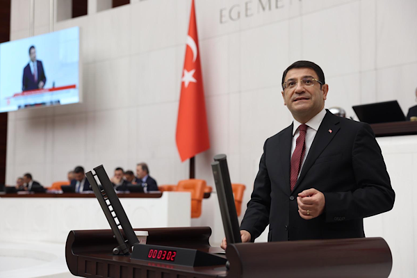 Şahin: Bunun adı iktidar eliyle çıkarılan ekonomik yangındır Şahin: Bunun adı iktidar eliyle çıkarılan ekonomik yangındır