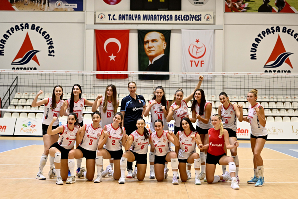 Muratpaşa Belediyesi Kadın Voleybol Takımı, galibiyet serisini sürdürüyor Muratpaşa Belediyesi Kadın Voleybol Takımı, galibiyet serisini sürdürüyor
