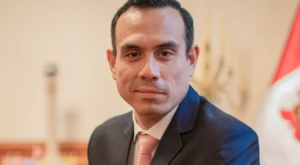 Peru Devlet Başkanı görevden azledildi