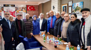 Davutoğlu, ilk iftarını emeklilerle açtı