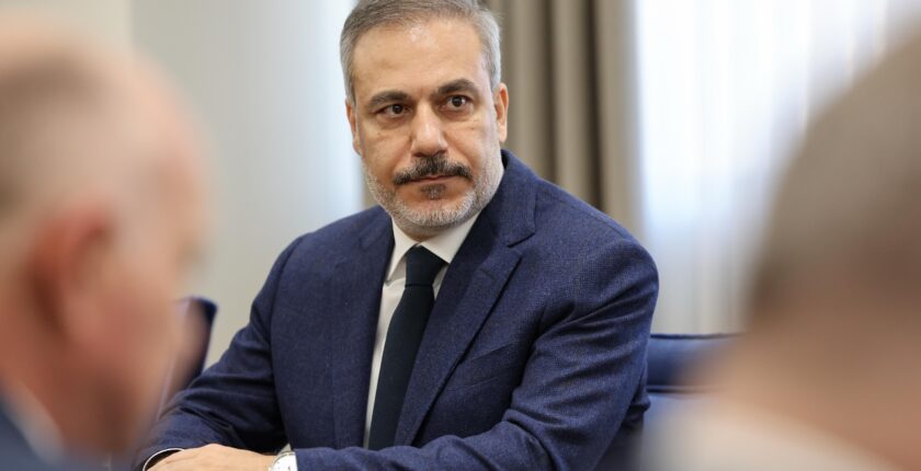 Bakan Fidan, Kayseri’de vatandaşlar ve AK Parti teşkilatıyla buluştu