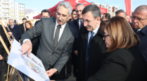 Yılmaz’dan Deprem Anma Müzesi’nin proje alanına ziyaret