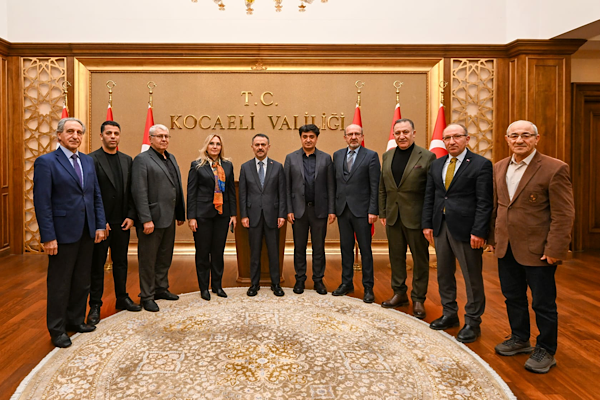 Ardahanlılar Derneği’nden Vali Aktaş’a ziyaret Ardahanlılar Derneği’nden Vali Aktaş’a ziyaret