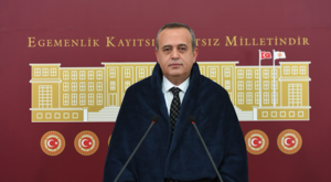 Milletvekili Kaya’dan TBMM’de battaniyeli protesto Milletvekili Kaya’dan TBMM’de battaniyeli protesto