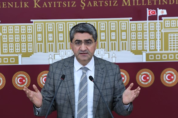 Yeni Yol Partisi Grubu, TBMM Başkanı Kurtulmuş ile rapor sürecini görüştü Yeni Yol Partisi Grubu, TBMM Başkanı Kurtulmuş ile rapor sürecini görüştü