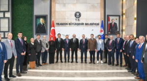 AK Parti MKYK üyesi Ünal’dan Trabzon Büyükşehir Belediyesi’ne ziyaret AK Parti MKYK üyesi Ünal’dan Trabzon Büyükşehir Belediyesi’ne ziyaret