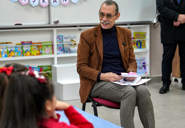 Başkan Beşikcioğlu, öğrencilerle bir araya geldi Başkan Beşikcioğlu, öğrencilerle bir araya geldi