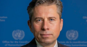 Fletcher, Akobo Hastanesi’ni ziyaret etti