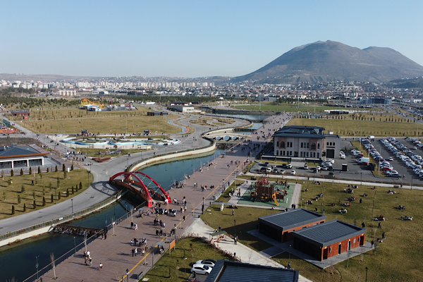 Recep Tayyip Erdoğan Millet Bahçesi ziyaretçilerini ağırlamayı sürdürüyor Recep Tayyip Erdoğan Millet Bahçesi ziyaretçilerini ağırlamayı sürdürüyor