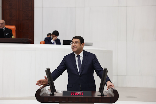 Şahin: Siyaset, sorumluluk zemininde yapıldığında anlam kazanır