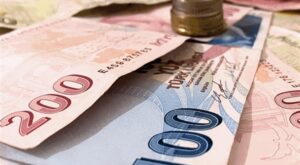 Yaşlı ve engelli aylıkları hesaplara yatırılmaya başlandı