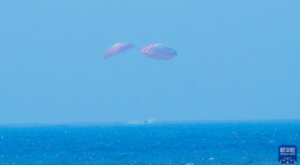 Mengzhou uzay aracının dönüş kapsülü denize güvenli iniş yaptı