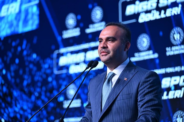 Bakan Kacır: KOBİ’lerimizi büyütmeye devam ediyoruz