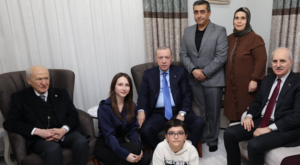 Cumhurbaşkanı Erdoğan’dan depremzede aileye ziyaret