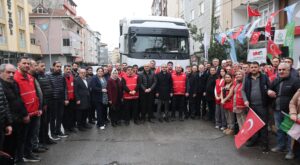 Çayırova’dan Gazze’ye 2 tır dolusu yardım gönderildi Çayırova’dan Gazze’ye 2 tır dolusu yardım gönderildi