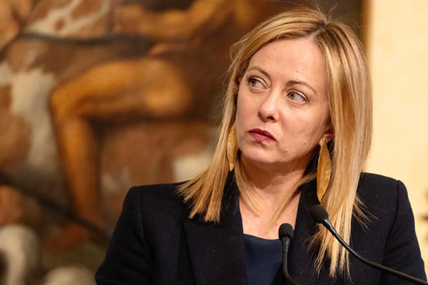 Meloni: Hükümet, kolluk kuvvetlerine tam desteğini yinelemektedir Meloni: Hükümet, kolluk kuvvetlerine tam desteğini yinelemektedir