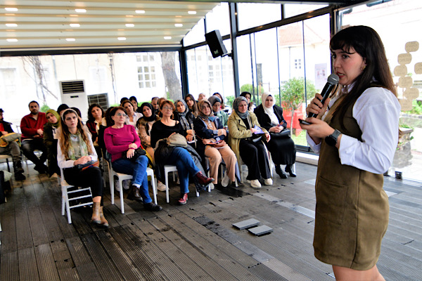 Bornova’da sağlıklı ilişkiler temalı söyleşi düzenlendi Bornova’da sağlıklı ilişkiler temalı söyleşi düzenlendi
