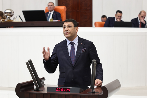 Şahin: Üniversitelerde kimsenin arkasına bakmasına gerek yoktur Şahin: Üniversitelerde kimsenin arkasına bakmasına gerek yoktur