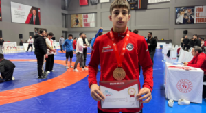 Düzce Belediyesi güreş sporcusu Türkiye üçüncüsü oldu