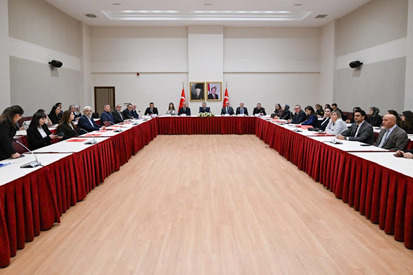 İhtisaslaştırılmış Çocuk Evleri için güçlendirici bakım modeli toplantısı yapıldı İhtisaslaştırılmış Çocuk Evleri için güçlendirici bakım modeli toplantısı yapıldı