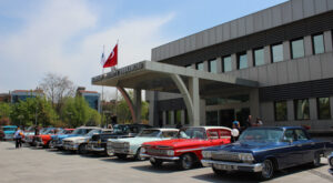 Kadıköy’de 50 yıllık evli çiftler için klasik otomobil konvoyu düzenleniyor